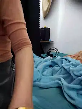 Haralushiaaa Adlı Modelin Web Kamerası Şovu