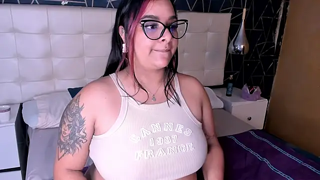 EmeelyMuller's Live XXX Chat