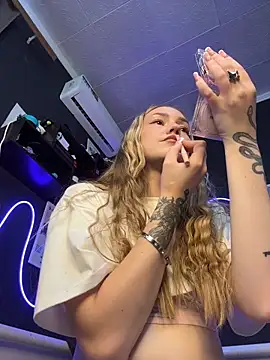 MilaMoone – Kamerová šou