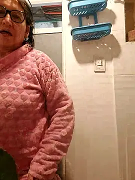 clarita_01 Show in webcam