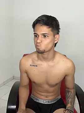 Alex_mojica Chat XXX in diretta