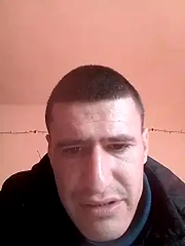 uiuftyrrtydre Show Webcam