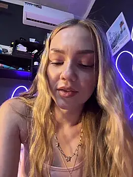 MilaMoone's Live XXX Chat