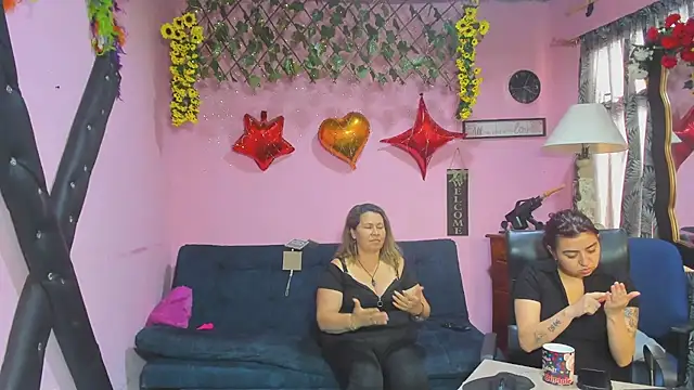 lesbiancuple élő XXX-chatje