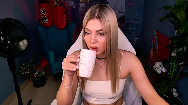 Chat +18 de HyileyClark ao vivo