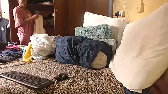 Онлайн чат XXX LONGBLKCLIT36