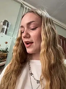 MilaMoone Chat XXX in diretta