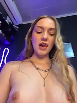 MilaMoone's Live XXX Chat