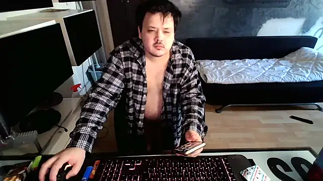 Bebemickey75: διαδικτυακό σόου στην κάμερα