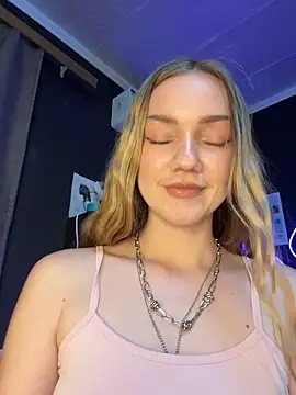 MilaMoone Chat XXX live