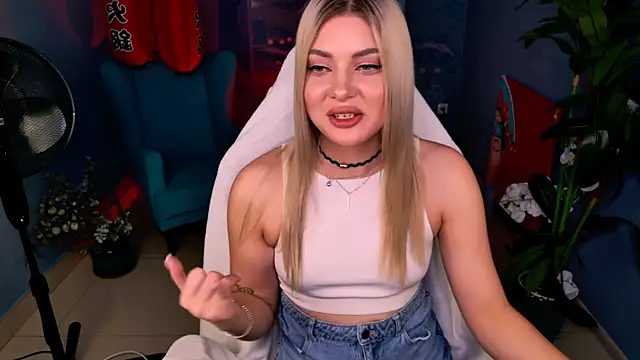 Chat XXX en directo de HyileyClark