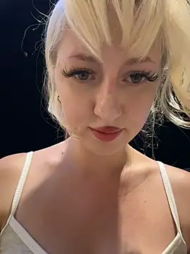 Chat +18 de RonnieKiss ao vivo