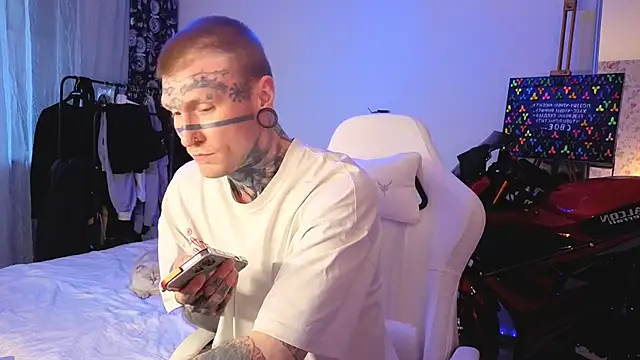 c10h15on1's Webcam Show