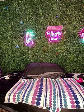 RenaThickAss' Webcam Show