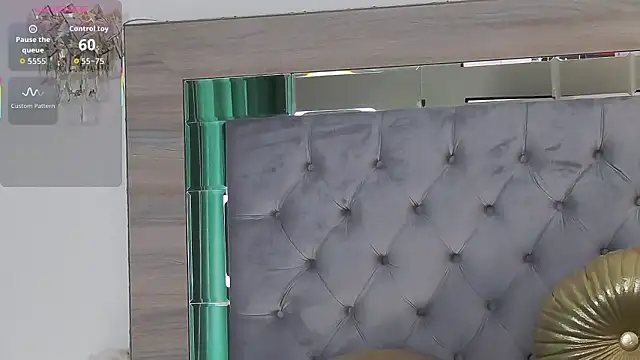 LorehottieのライブXXXチャット