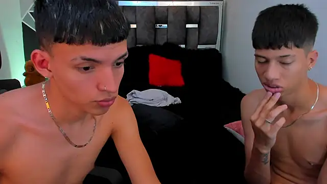 Chat XXX ao vivo de Juan_Nd_Steven