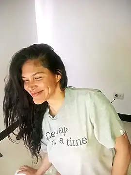 _aish_aのライブXXXチャット