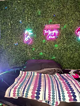 RenaThickAss 在線直播表演