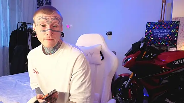 c10h15on1's Webcam Show