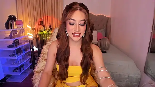 GoddessTransContessa: онлайн-секс-чат