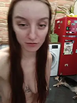 SluttyBanana live XXX chat