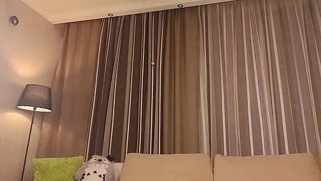 Онлайн чат XXX LurleneRamo