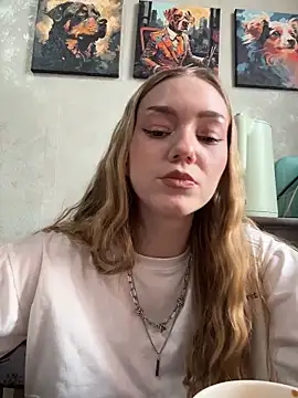 MilaMoone Adlı Modelin Canlı XXX Sohbeti