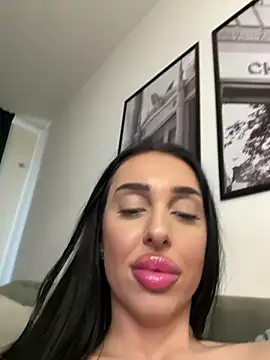 KairaAndrews élő XXX-chatje