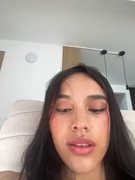 Mia-villalobos Adlı Modelin Canlı XXX Sohbeti