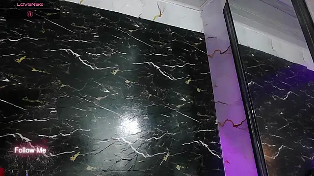 Živý XXX chat crislingery_dolli