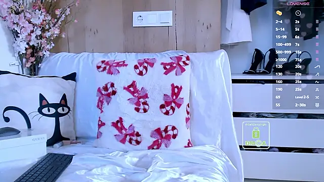 Онлайн чат XXX sweetienextdoor