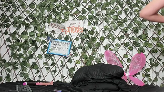 Онлайн чат XXX LittlePeach_