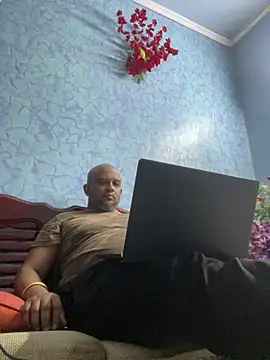 Show modela Dick_6inches_Delhi na web-kameri