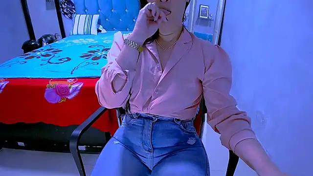 Chat XXX en directo de BitterMomXxx