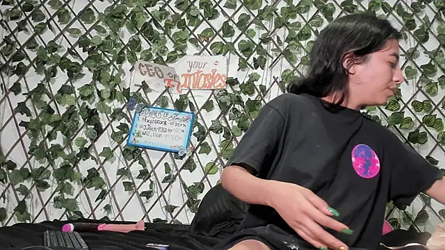 LittlePeach_: онлайн-секс-чат