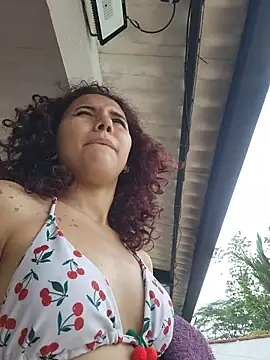 Isabella_Stark 即時 XXX 聊天