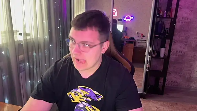 EricKnight1 Live XXX-chat