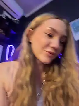 MilaMoone Chat XXX in diretta