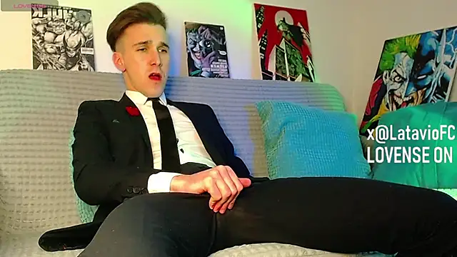 Midnighter_ Show Webcam