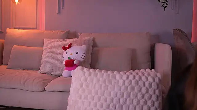 MillaSerene live XXX chat