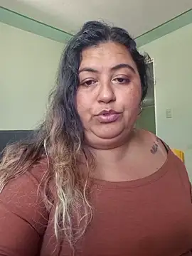 curvy_diva_ Adlı Modelin Canlı XXX Sohbeti