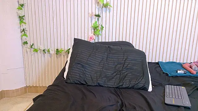 Abrilmirren live XXX chat