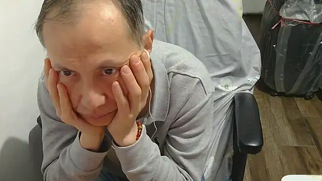 felixlau18 webcam show