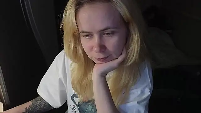 Riley_Roo's Live XXX Chat