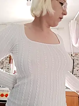 Chatroom XXX en direct de VikaKing