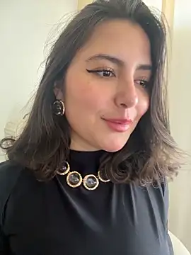 Chatroom XXX en direct de sukhakunis1