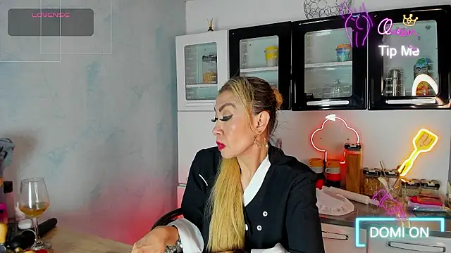 Chatroom XXX en direct de EvelinaGrey