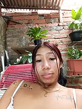 Rous-squir's Live XXX Chat