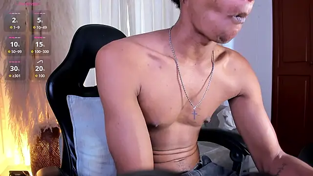 JulienSaint: онлайн-секс-чат