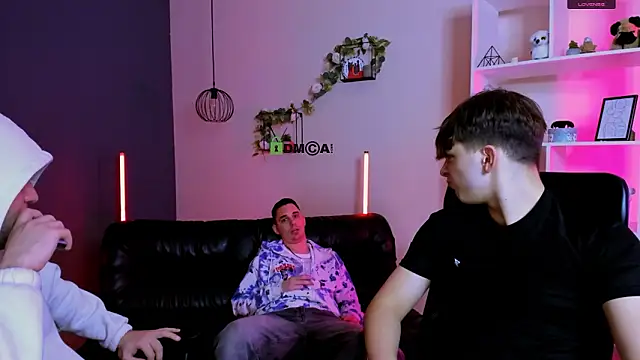 Chatroom XXX en direct de travis_wolf_